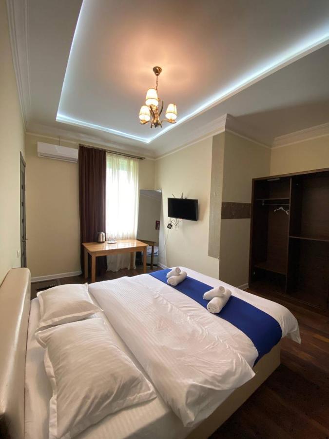 Guest House Kobuleti On Aghmashenebeli Esterno foto