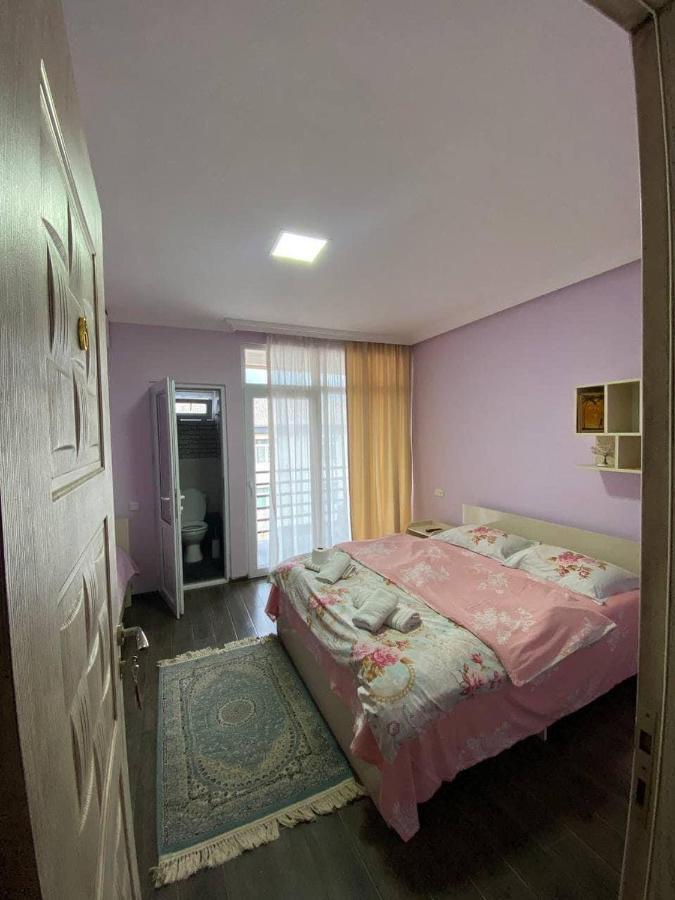 Guest House Kobuleti On Aghmashenebeli Esterno foto