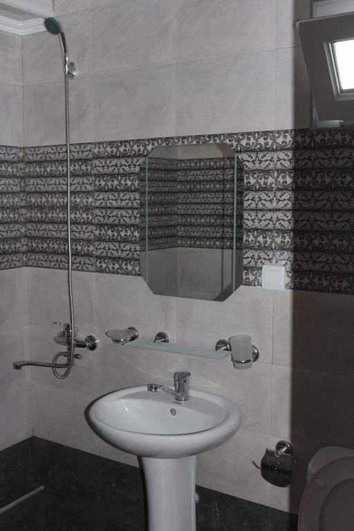 Guest House Kobuleti On Aghmashenebeli Esterno foto