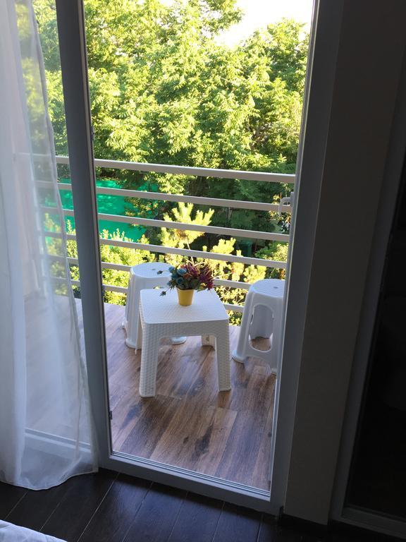 Guest House Kobuleti On Aghmashenebeli Esterno foto