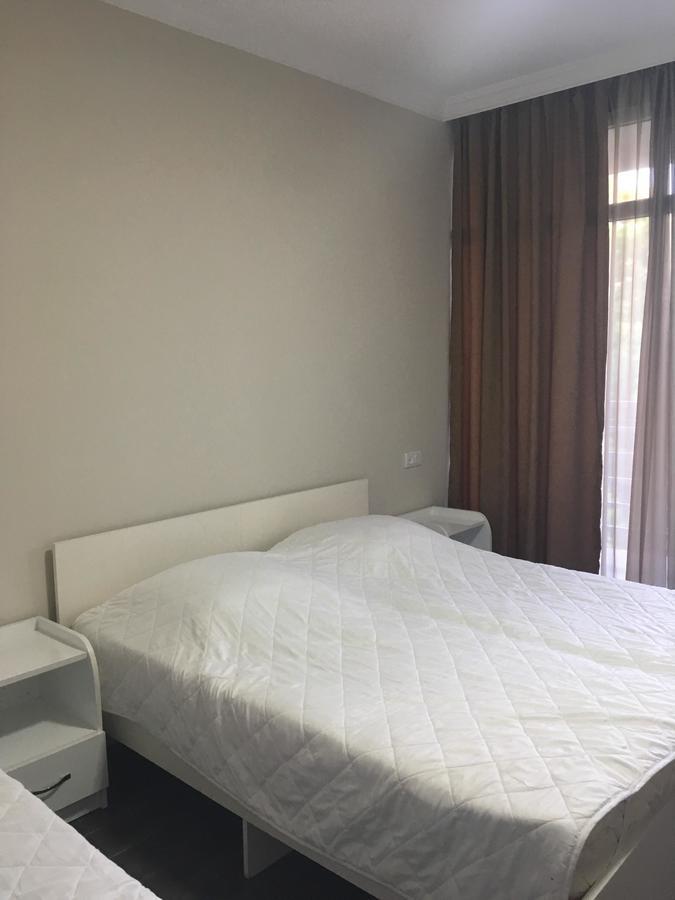 Guest House Kobuleti On Aghmashenebeli Esterno foto