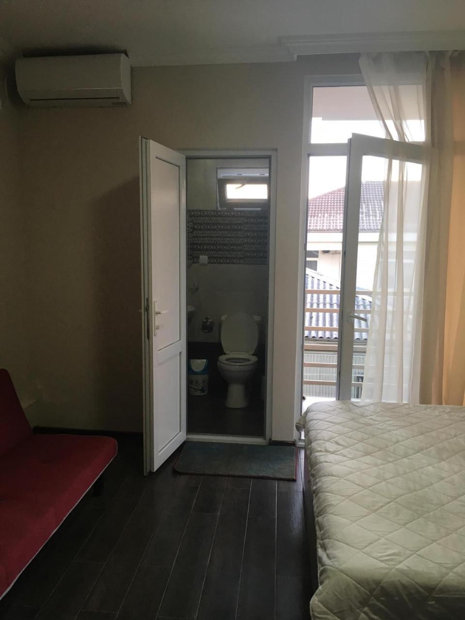 Guest House Kobuleti On Aghmashenebeli Esterno foto