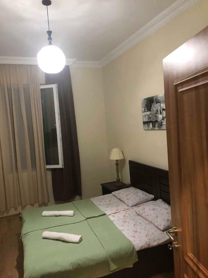 Guest House Kobuleti On Aghmashenebeli Esterno foto