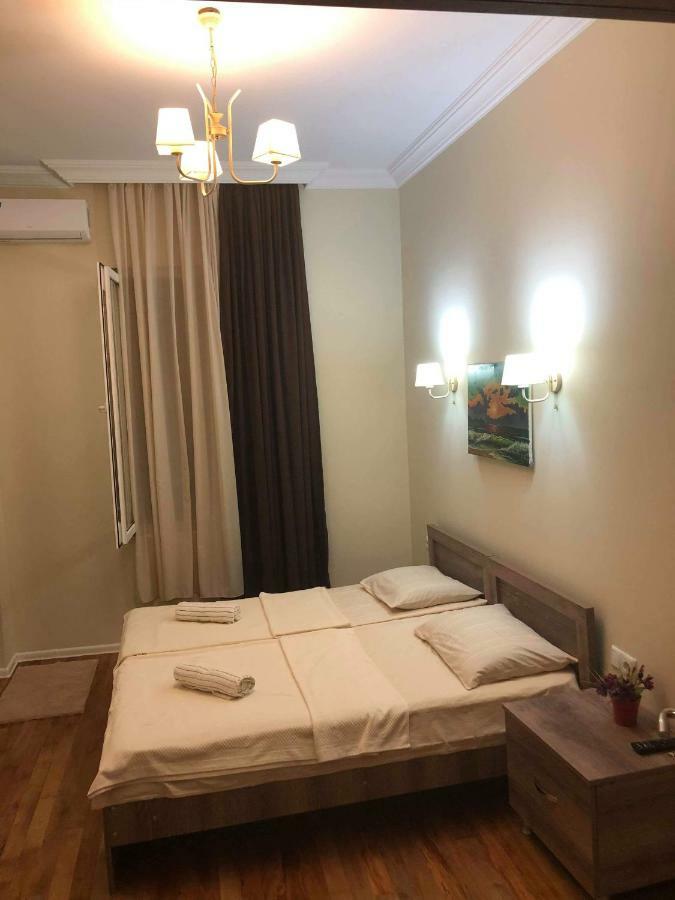 Guest House Kobuleti On Aghmashenebeli Esterno foto